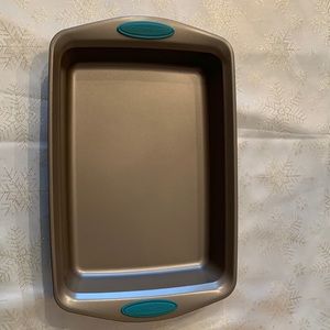 Rachael Ray Nonstick Cake Pan with Grips, Rectangle - 9 Inch x 13 Inch